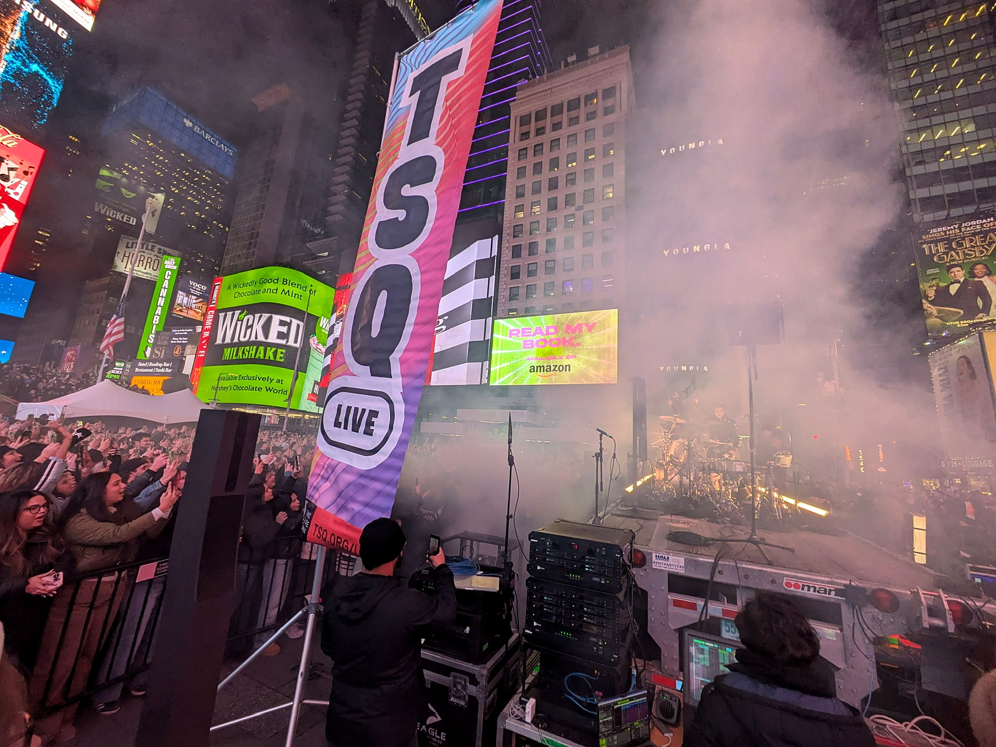 5 Seconds of Summer Concert Production — New York City